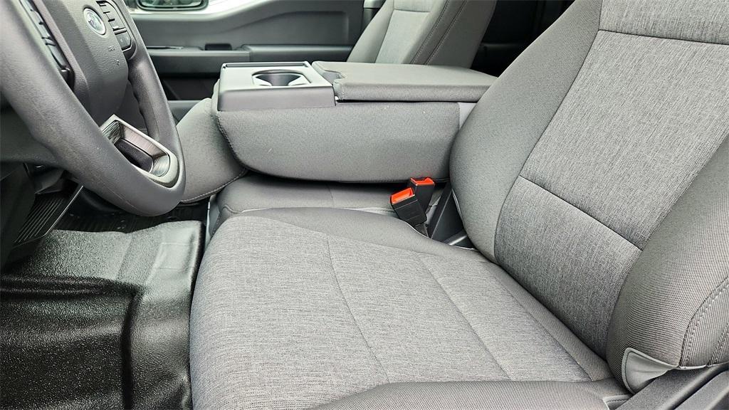 new 2025 Ford F-250 car, priced at $57,594