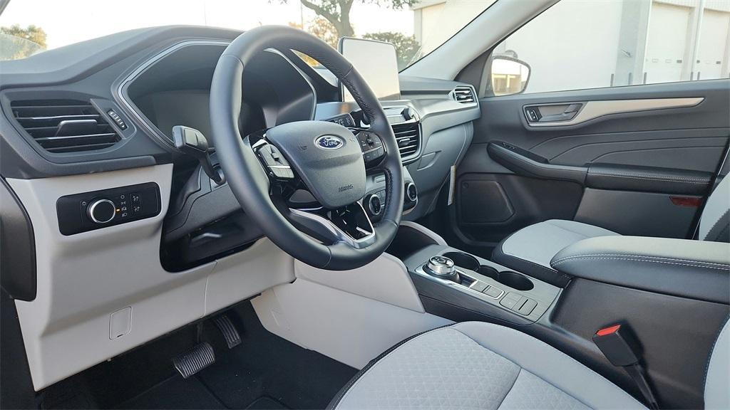 new 2025 Ford Escape car, priced at $28,499