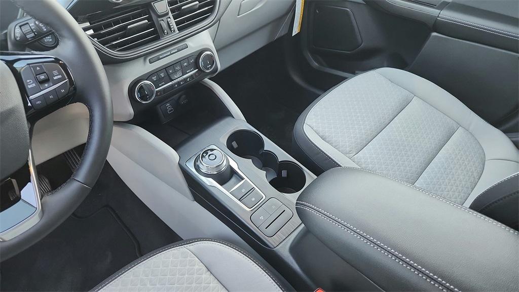 new 2025 Ford Escape car, priced at $28,499