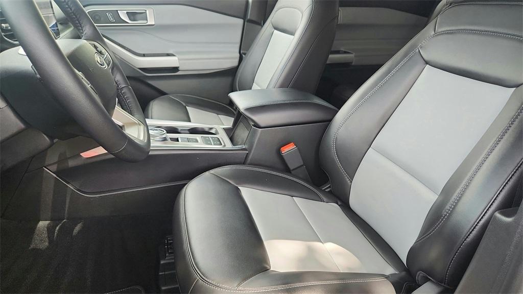 used 2023 Ford Explorer car, priced at $32,000