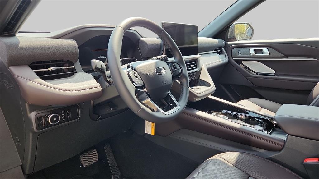 new 2025 Ford Explorer car, priced at $48,158
