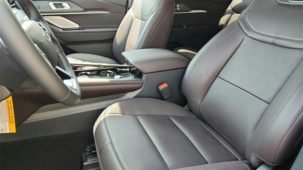 new 2025 Ford Explorer car, priced at $48,158