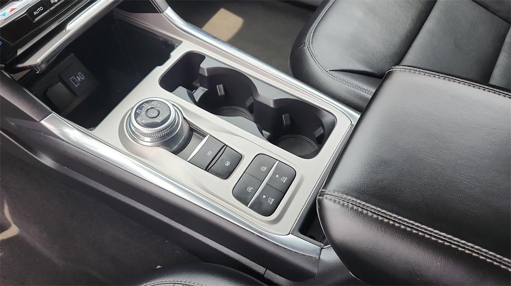 used 2023 Ford Explorer car, priced at $29,000