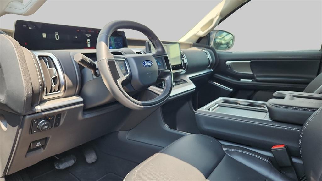 new 2025 Ford Expedition car, priced at $76,451