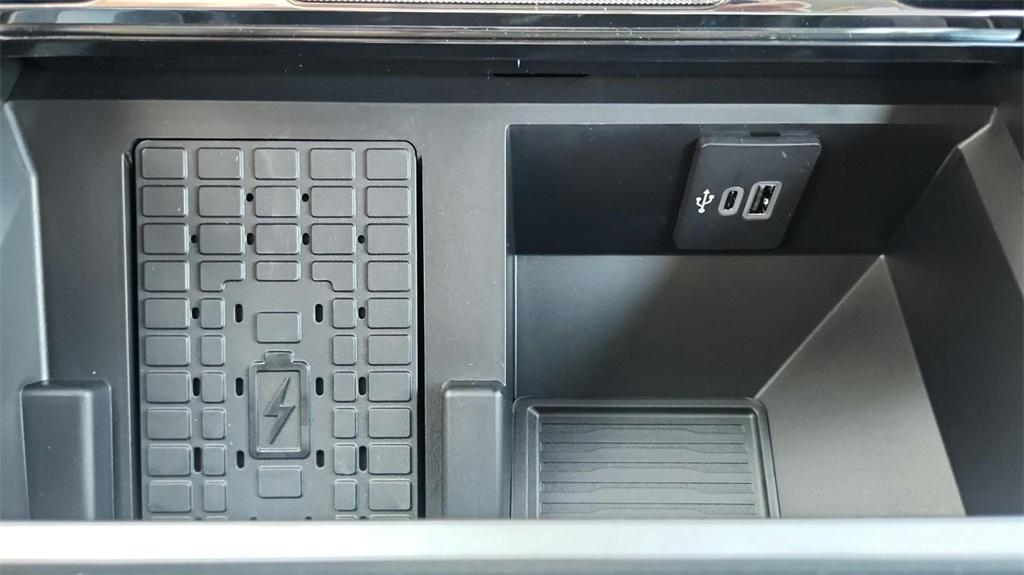 new 2025 Ford F-250 car, priced at $78,570