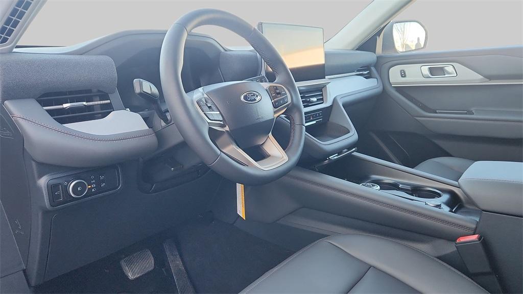 new 2025 Ford Explorer car, priced at $35,589