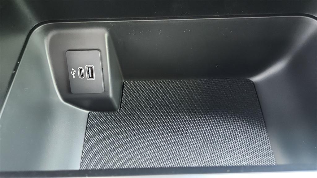 new 2025 Ford F-150 car, priced at $43,264