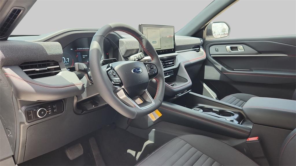 new 2025 Ford Explorer car, priced at $41,328