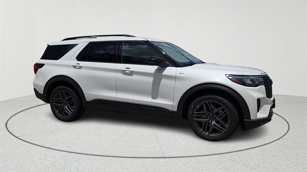 new 2025 Ford Explorer car, priced at $41,328