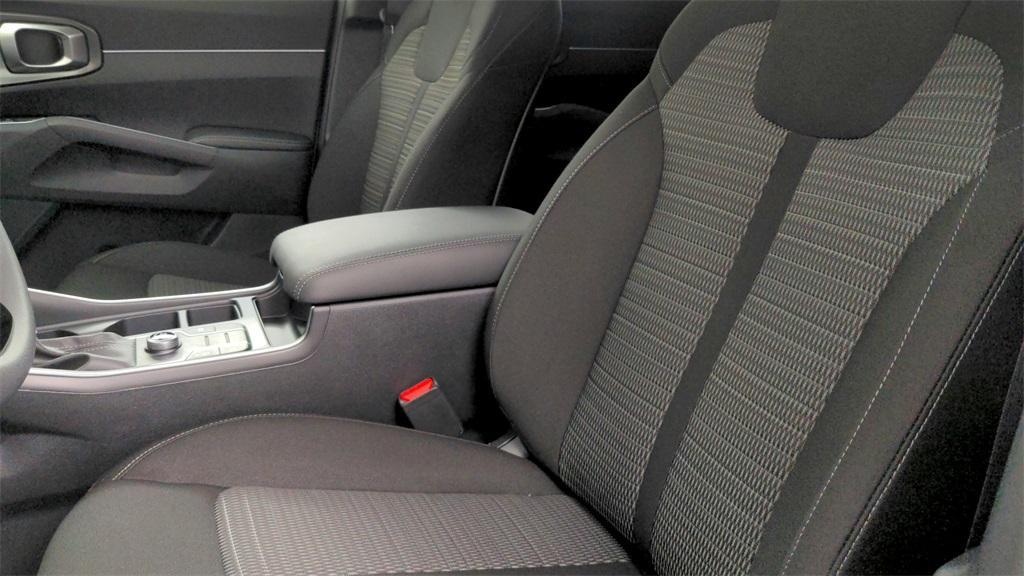 used 2023 Kia Sorento car, priced at $27,000