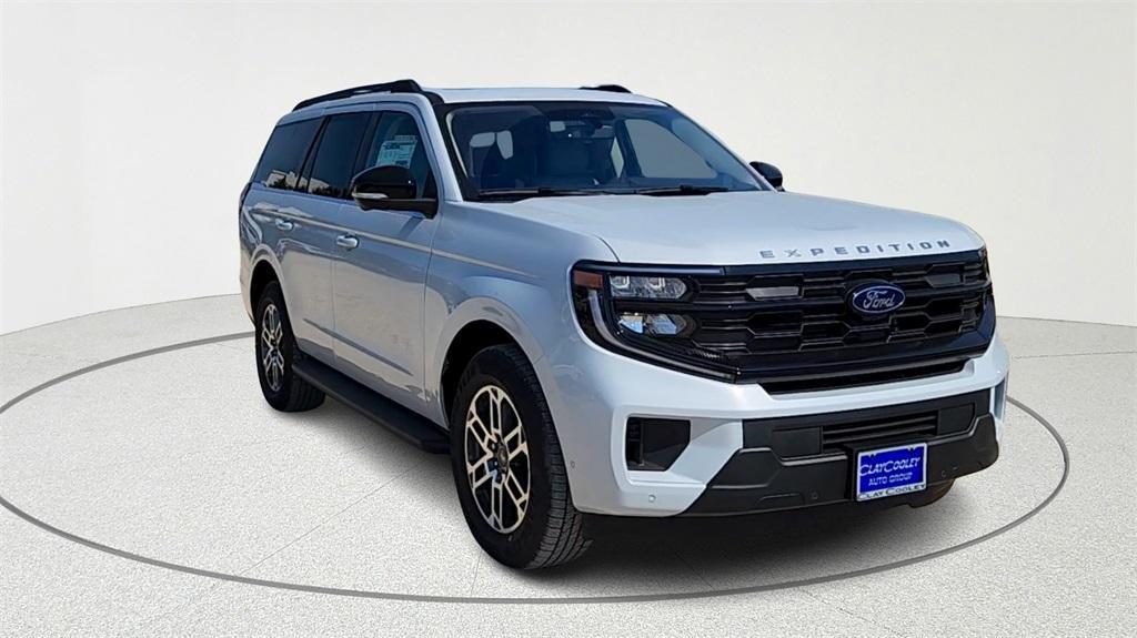 new 2025 Ford Expedition car, priced at $66,754