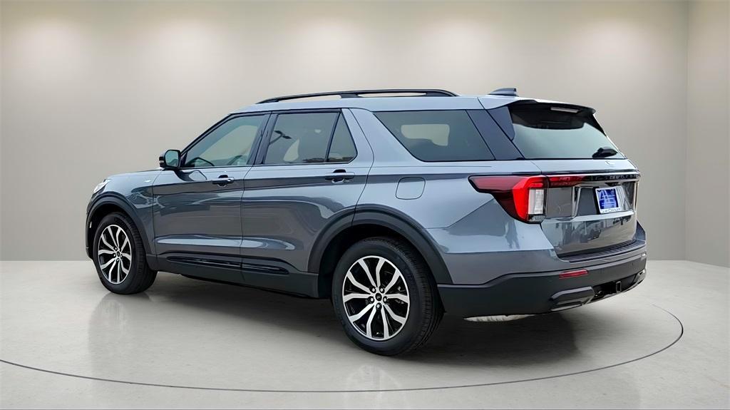 new 2025 Ford Explorer car, priced at $40,499