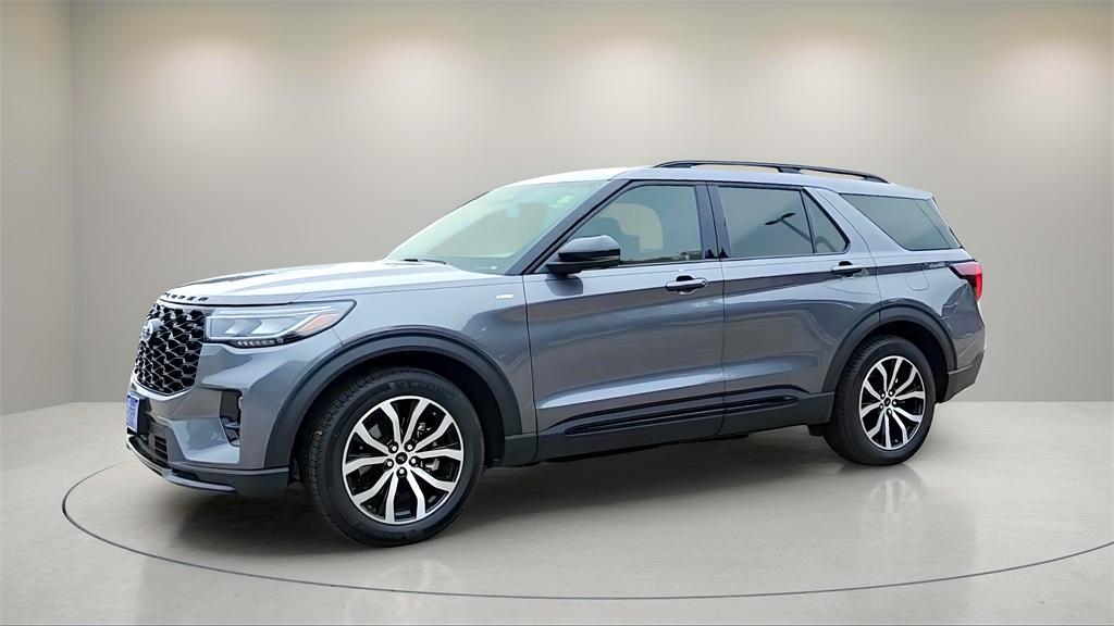 new 2025 Ford Explorer car, priced at $40,499