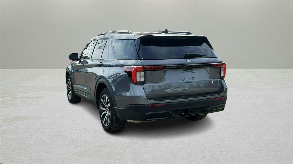 new 2025 Ford Explorer car, priced at $39,655