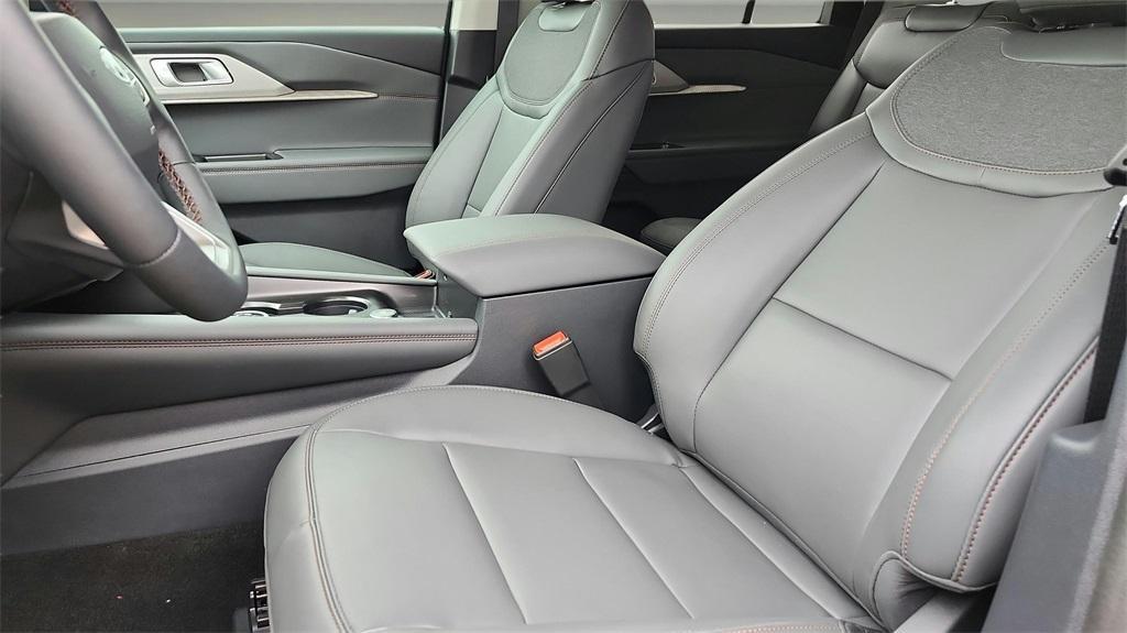 new 2025 Ford Explorer car, priced at $38,004