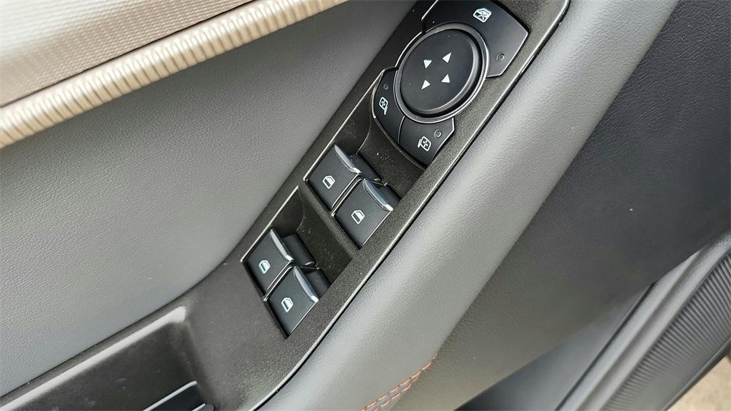 new 2025 Ford Explorer car, priced at $36,504