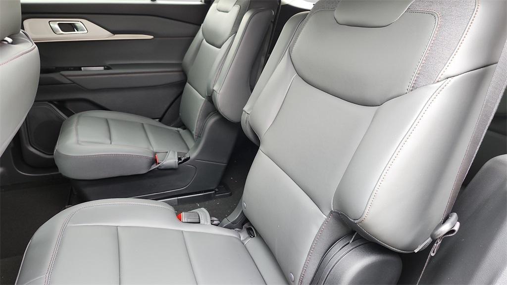 new 2025 Ford Explorer car, priced at $36,504