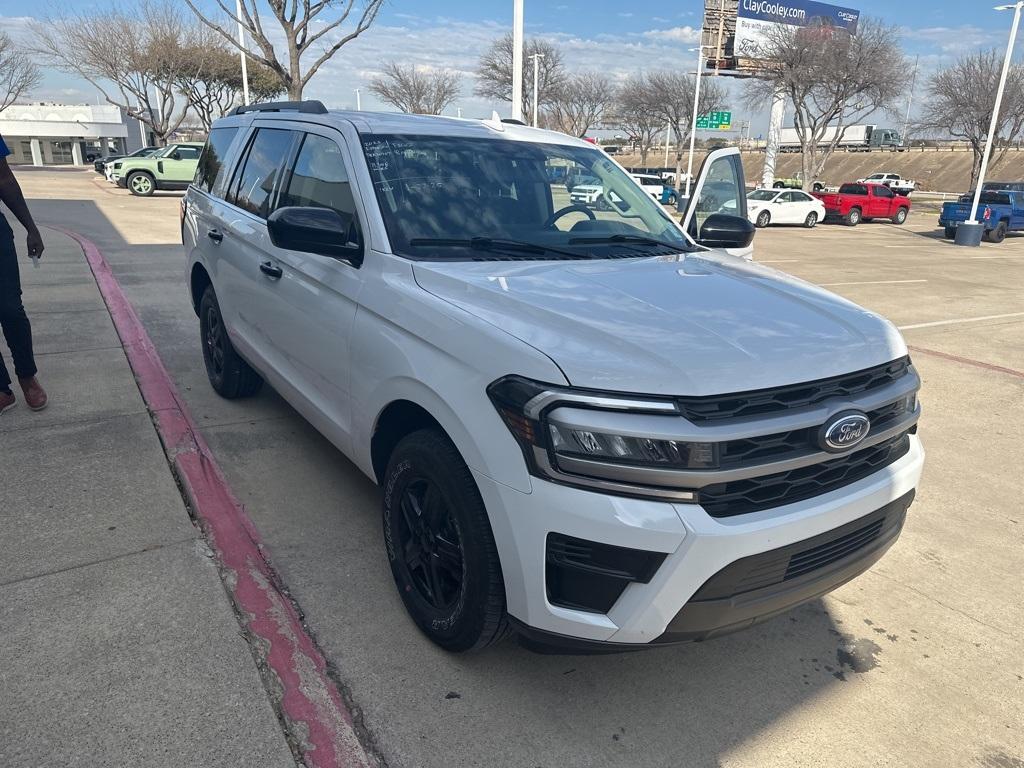 used 2023 Ford Expedition car, priced at $35,000