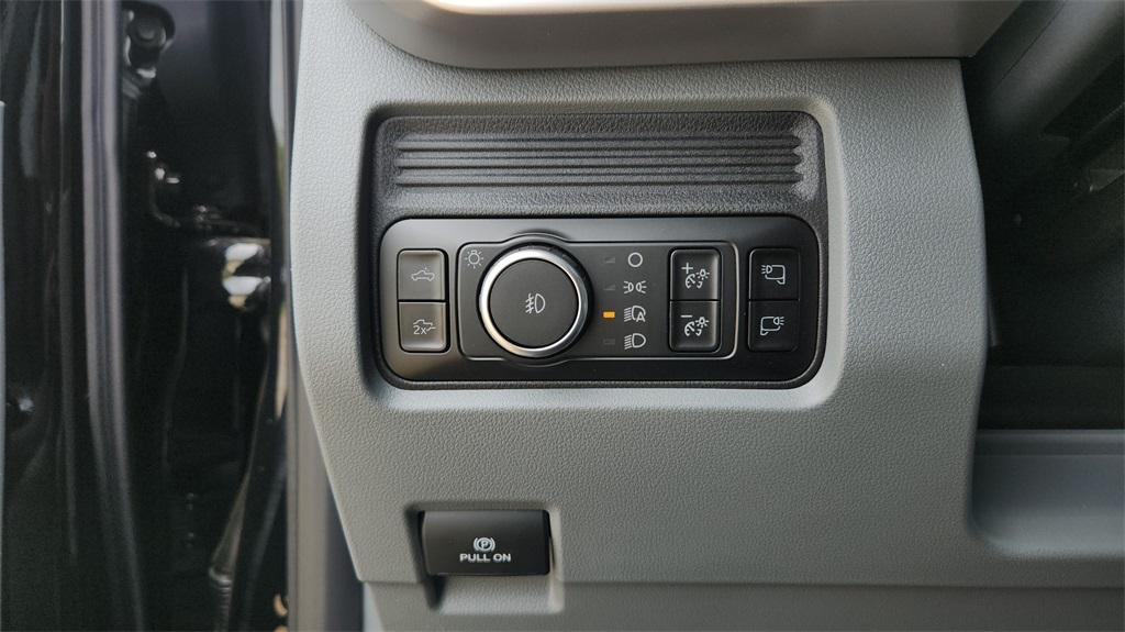 new 2025 Ford F-250 car, priced at $70,176