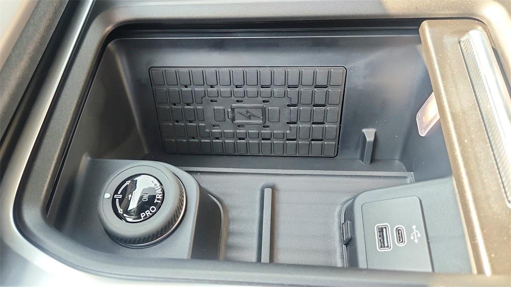 new 2025 Ford Expedition car, priced at $65,109