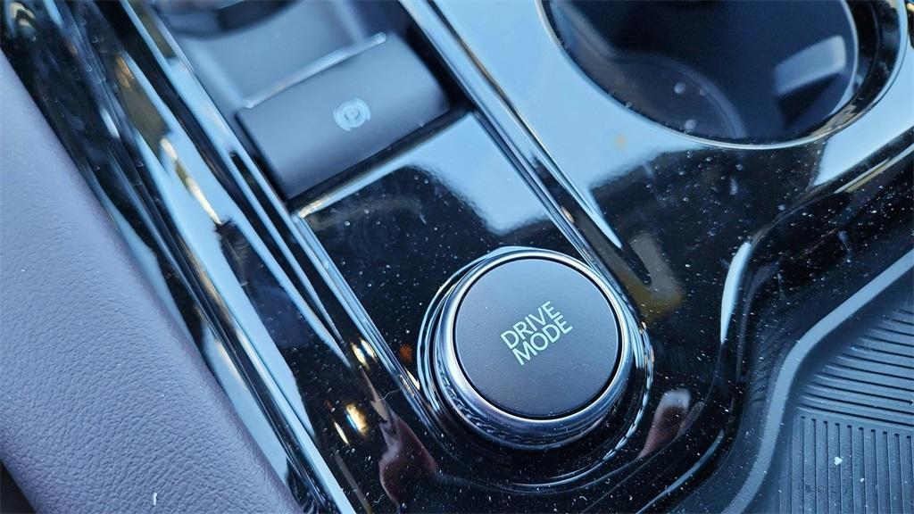 new 2025 Ford Explorer car, priced at $52,554