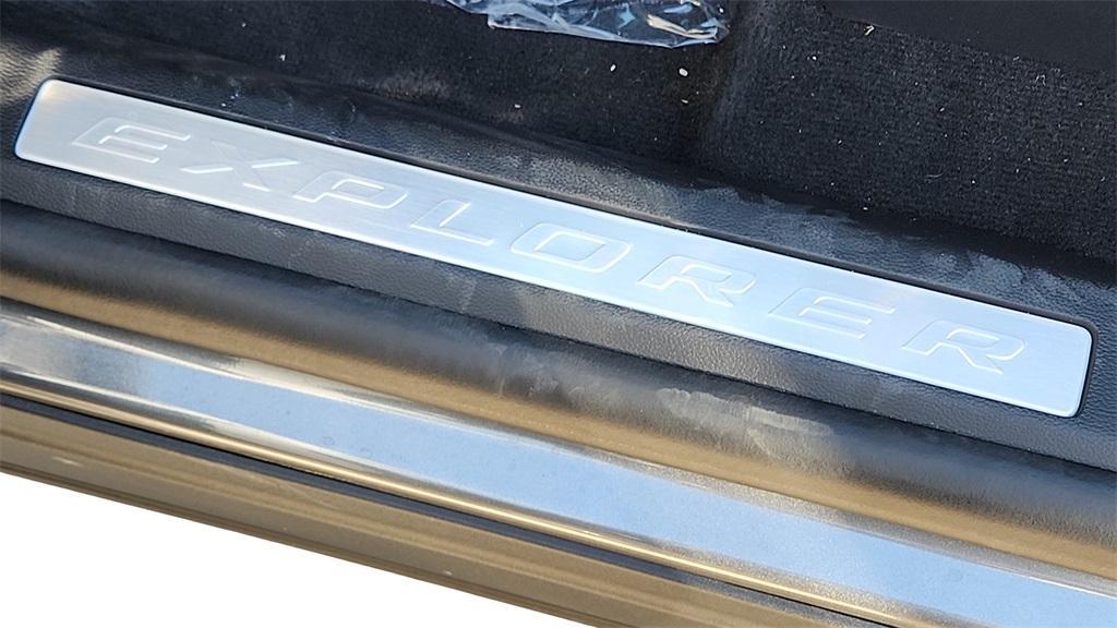 new 2025 Ford Explorer car, priced at $52,554
