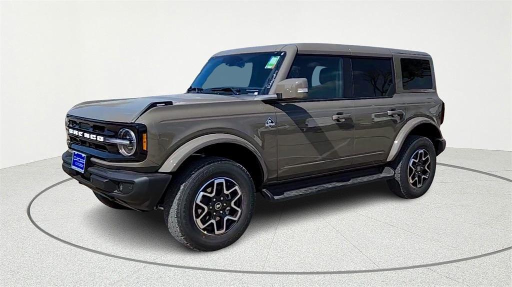 new 2025 Ford Bronco car, priced at $48,328