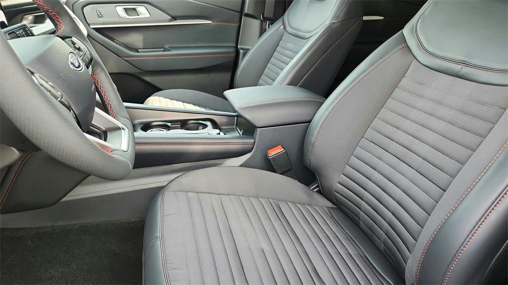 new 2025 Ford Explorer car, priced at $42,356