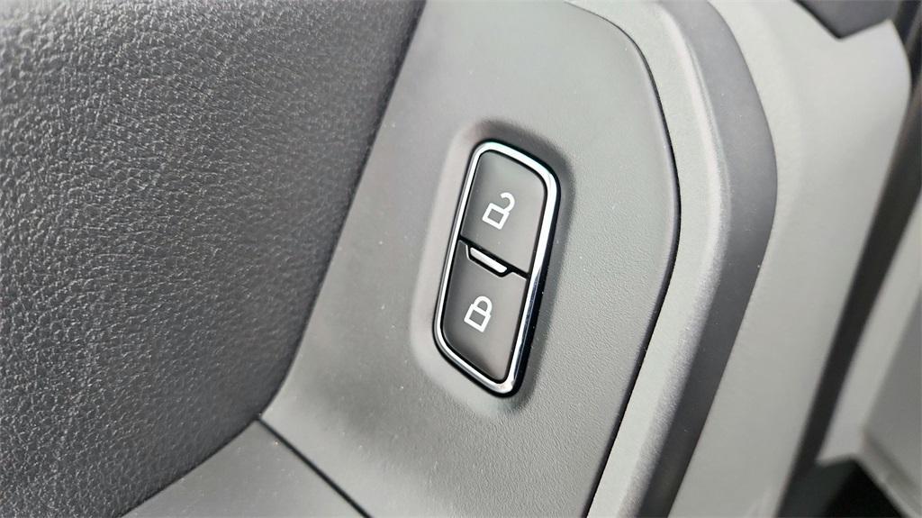 new 2025 Ford F-250 car, priced at $63,467