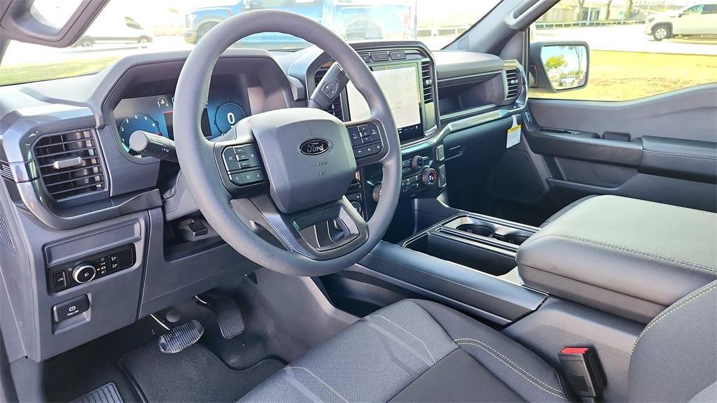 new 2025 Ford F-150 car, priced at $43,195