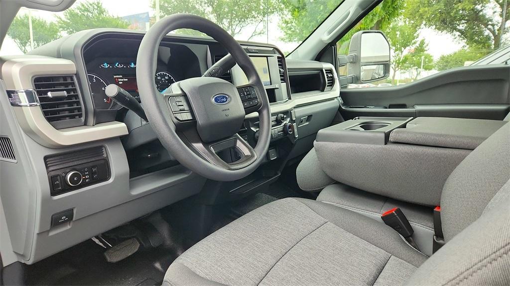 new 2025 Ford F-250 car, priced at $58,310
