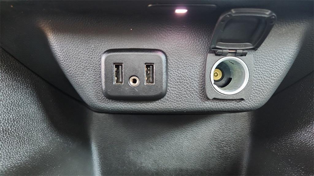 used 2023 Chevrolet Traverse car, priced at $27,500