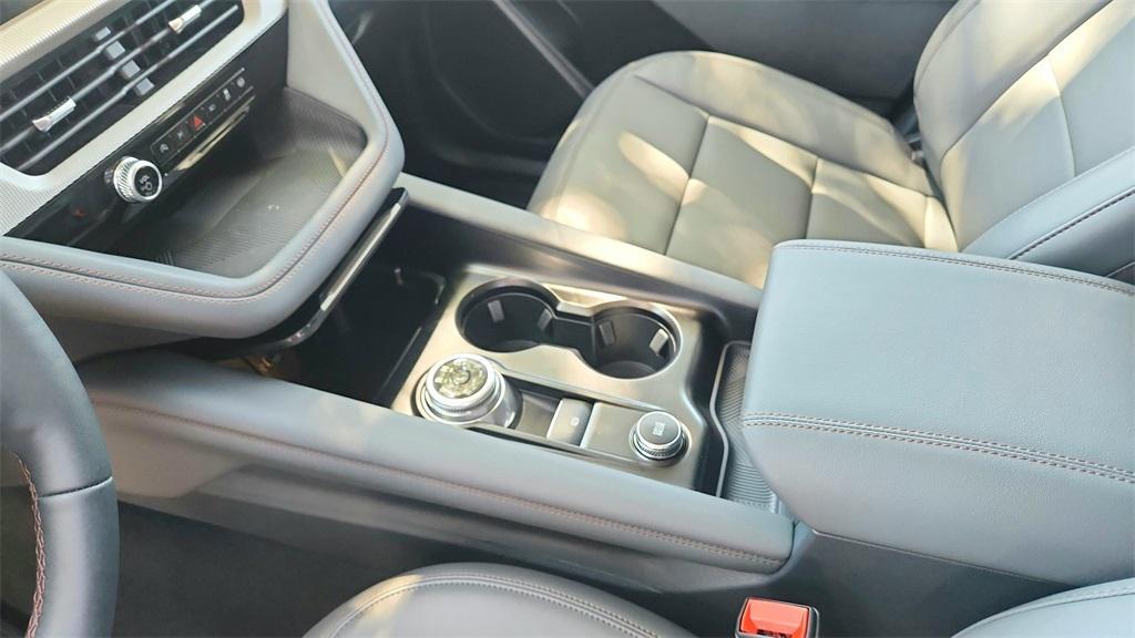 new 2025 Ford Explorer car, priced at $37,366
