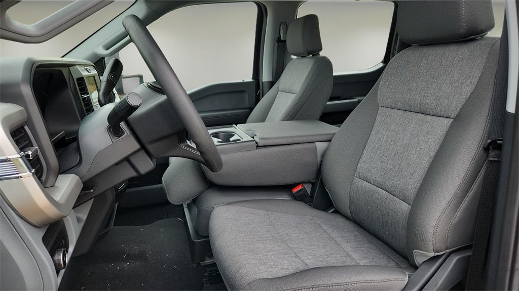 new 2025 Ford F-250 car, priced at $53,252