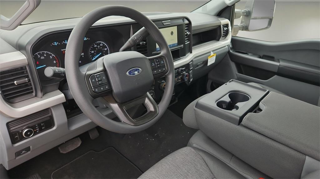 new 2025 Ford F-250 car, priced at $53,252