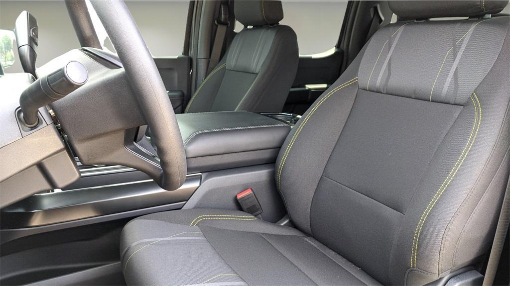 new 2025 Ford F-150 car, priced at $40,995