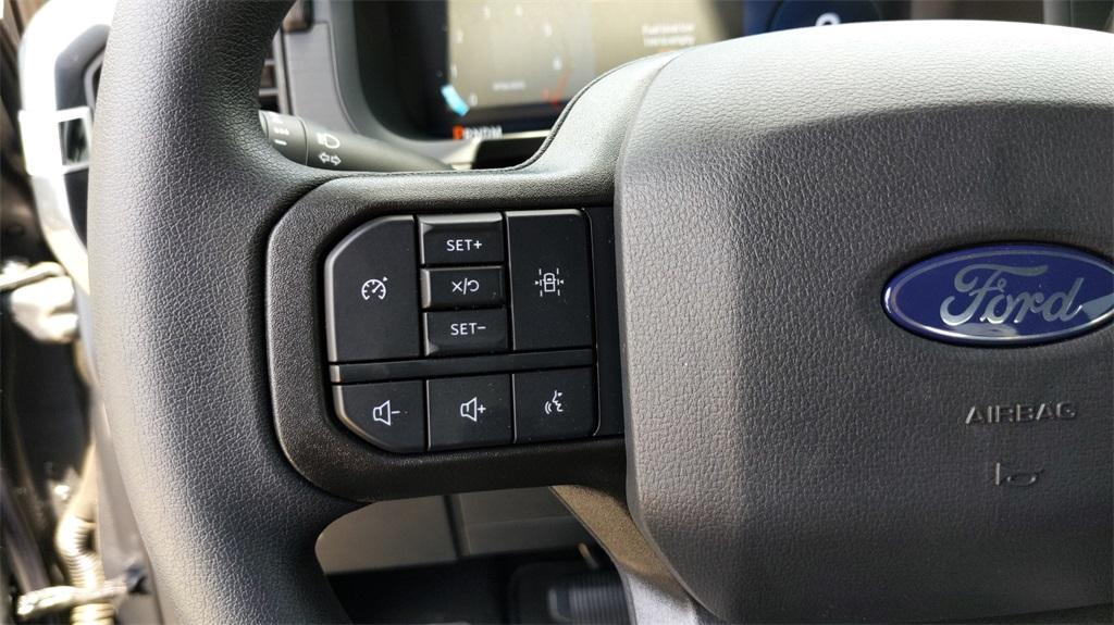 new 2025 Ford F-150 car, priced at $40,995
