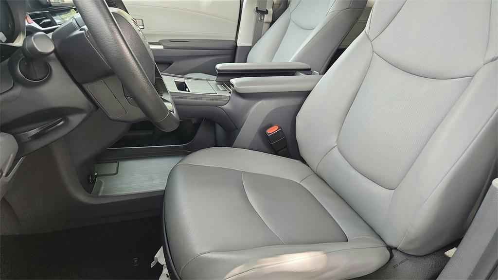 used 2023 Toyota Sienna car, priced at $35,500