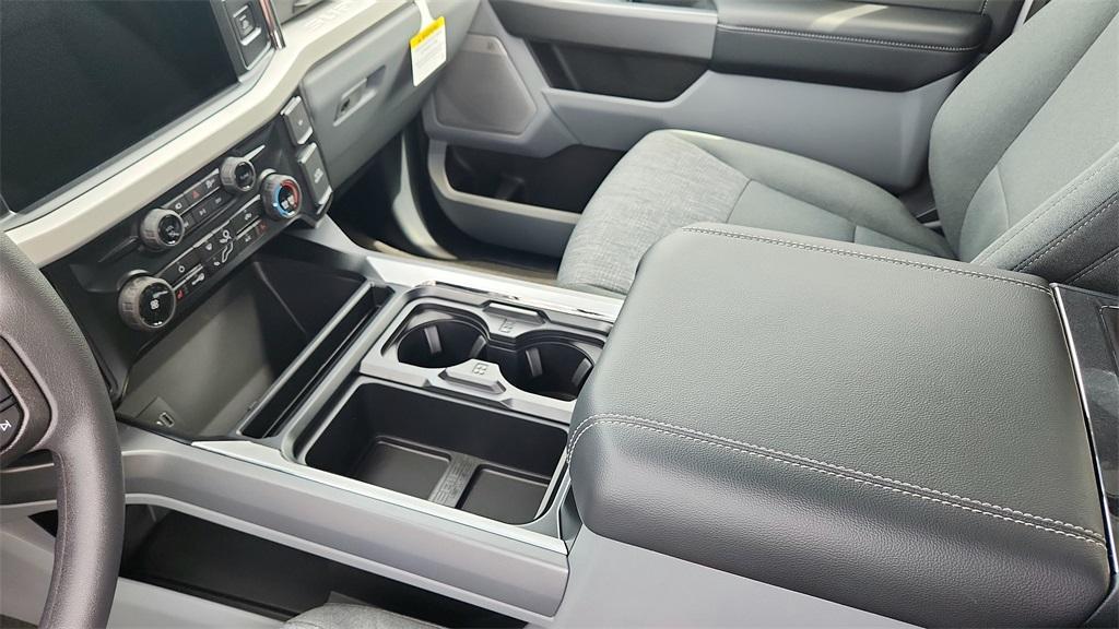 new 2025 Ford F-250 car, priced at $64,052