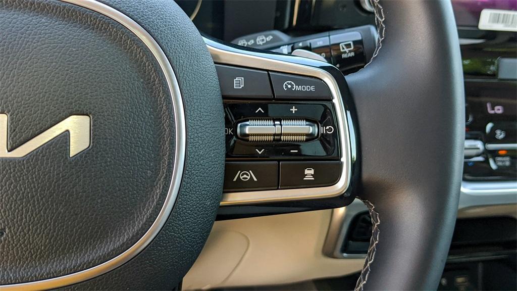 used 2023 Kia Sorento Plug-In Hybrid car, priced at $41,000