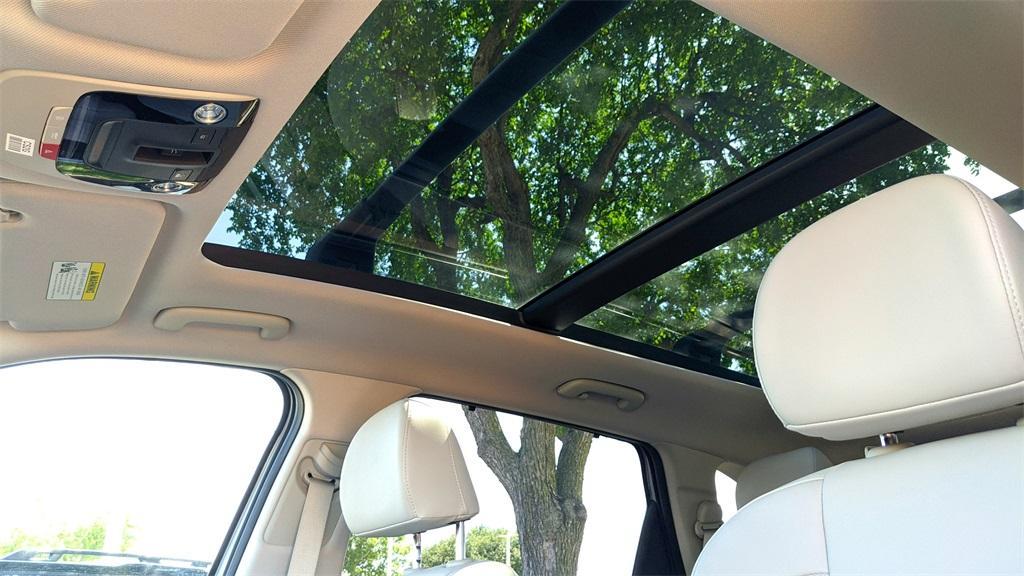 used 2023 Kia Sorento Plug-In Hybrid car, priced at $41,000