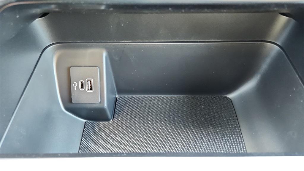 new 2025 Ford F-150 car, priced at $39,562