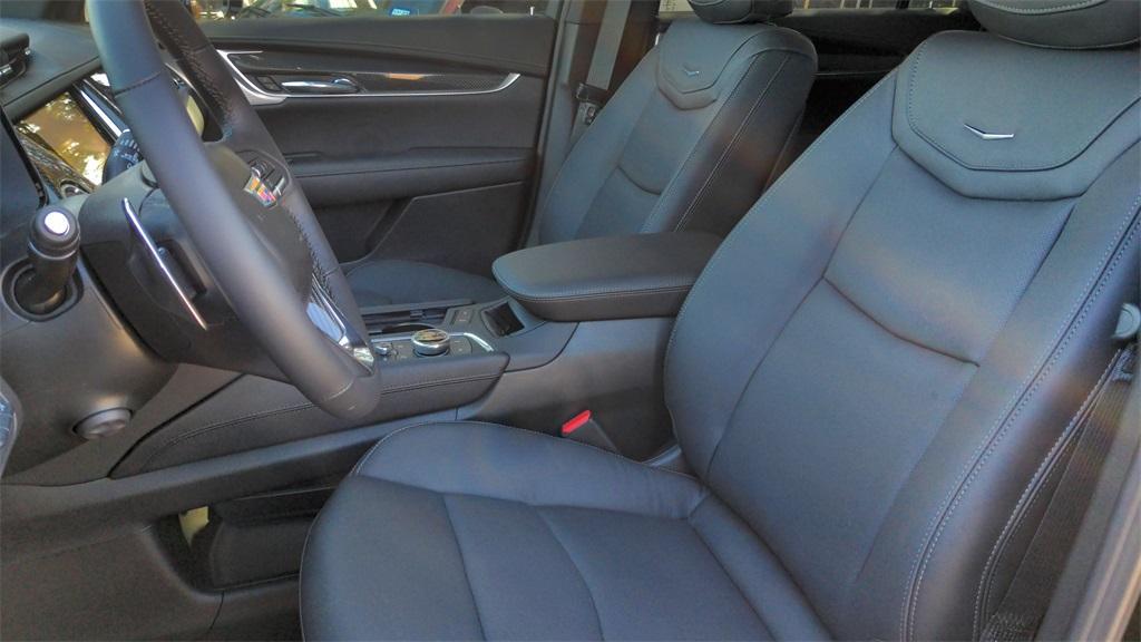 used 2024 Cadillac XT6 car, priced at $59,000