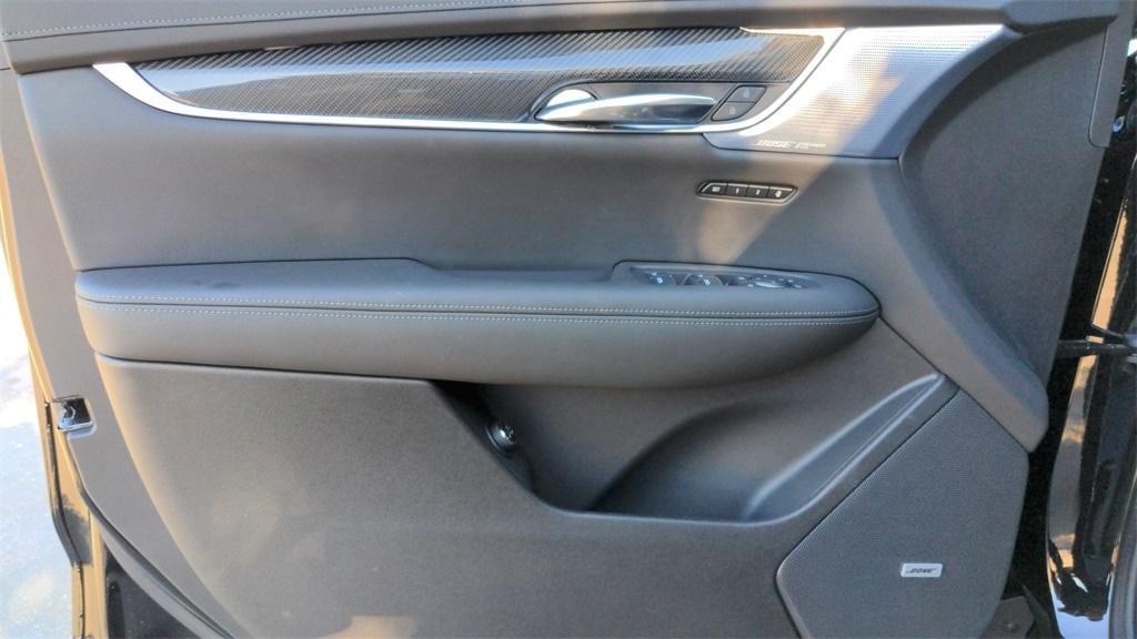 used 2024 Cadillac XT6 car, priced at $59,000