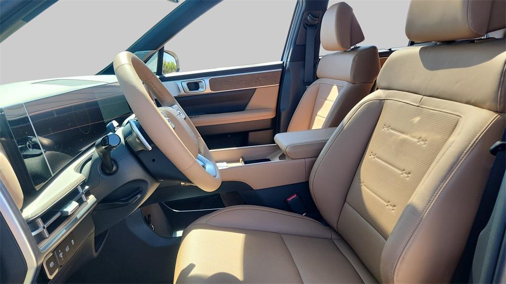 used 2025 Hyundai SANTA FE HEV car, priced at $38,000