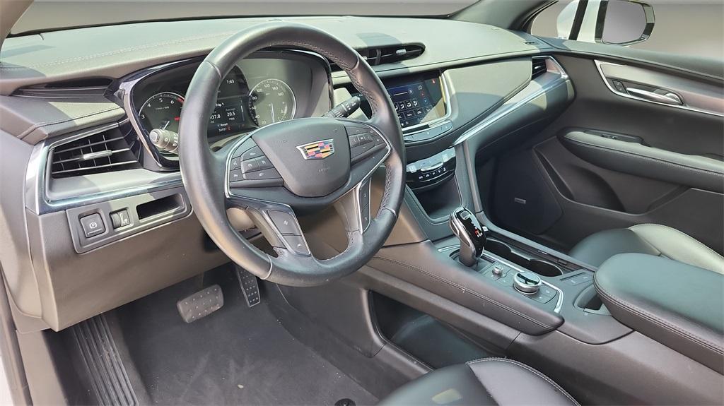 used 2021 Cadillac XT5 car, priced at $26,000