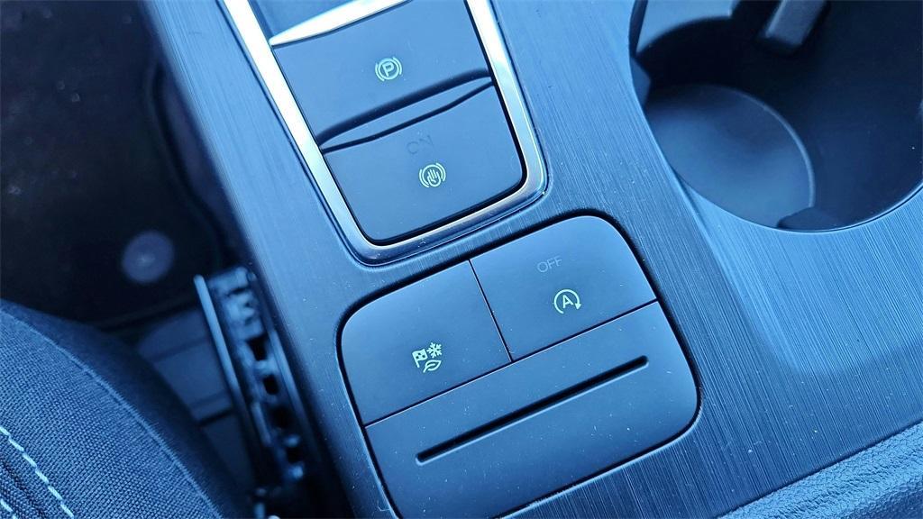 new 2025 Ford Escape car, priced at $22,718