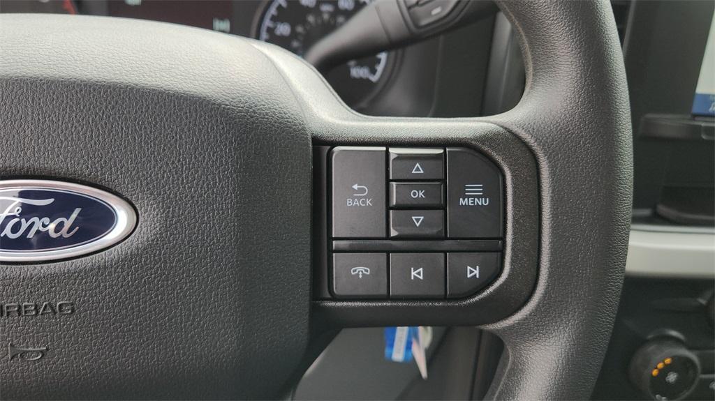 new 2025 Ford F-250 car, priced at $53,252