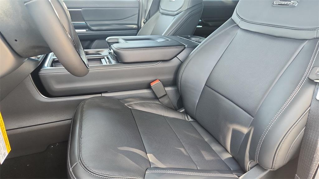 new 2025 Ford Expedition car, priced at $77,653