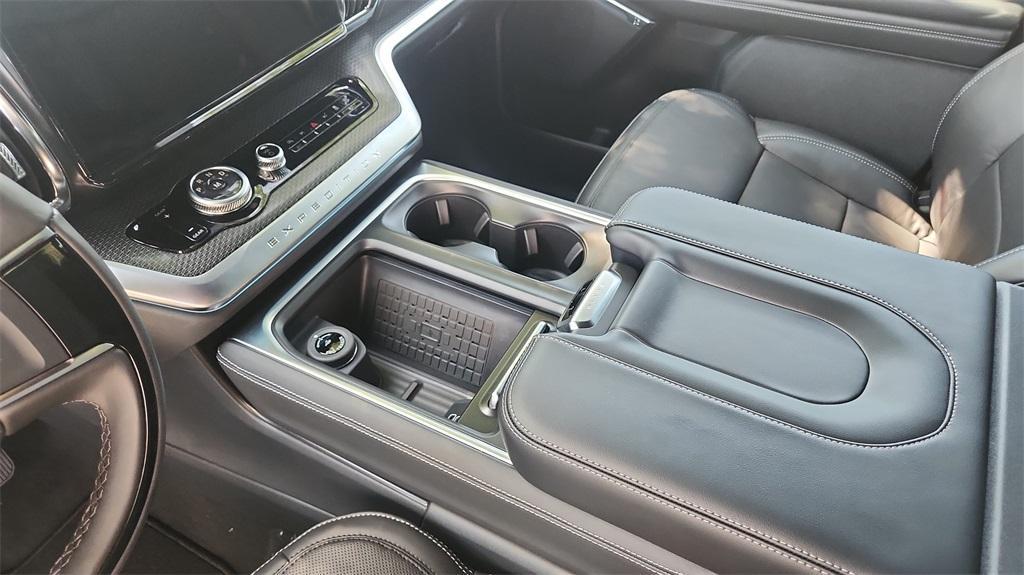 new 2025 Ford Expedition car, priced at $77,653
